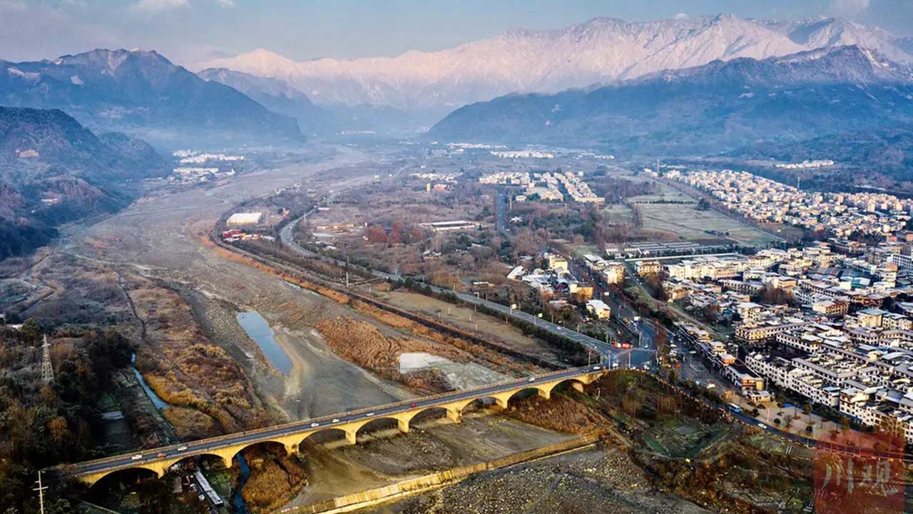 龙门山湔江河谷.jpg