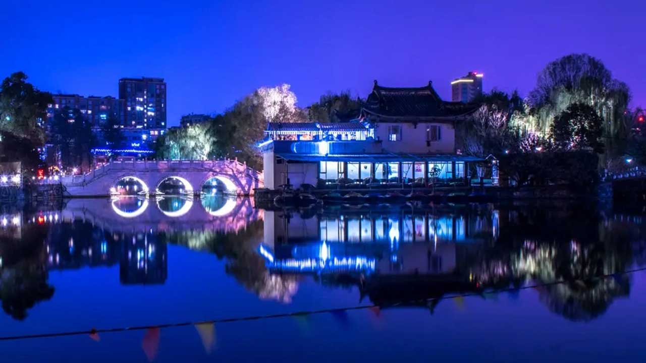 昆明翠湖夜景.jpg