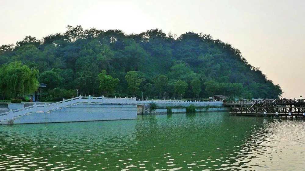 镇江三山风景区..jpg