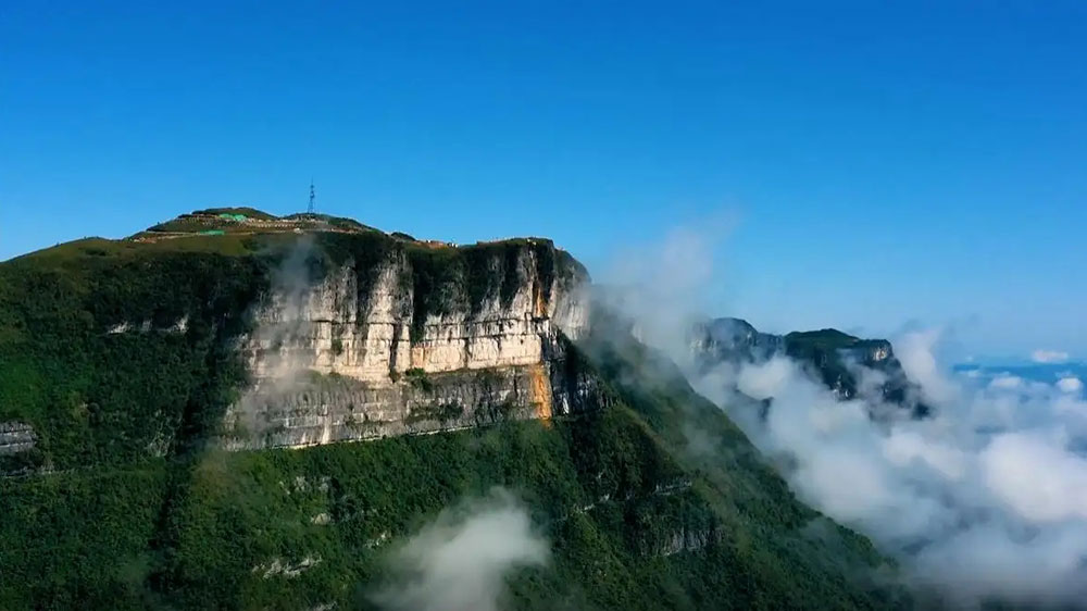 湘西州里耶八面山旅游度假区.jpg