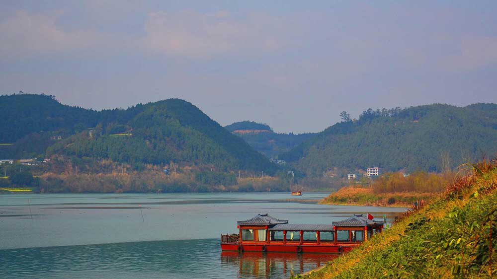 嘉陵江旅游风景道.jpg