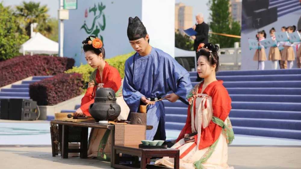 往届湖北陆羽茶文化旅游节现场.jpg
