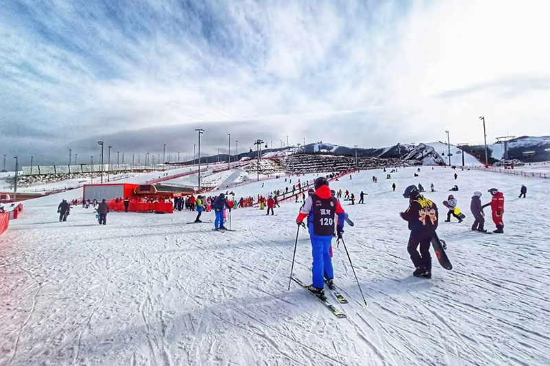 张家口冰雪旅游.jpg