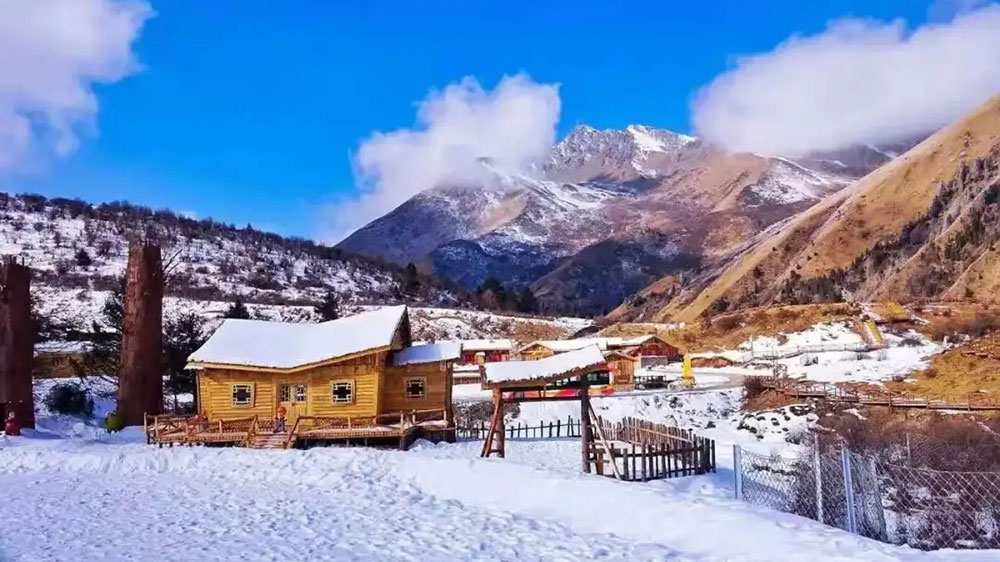 鹧鸪山滑雪场.jpg