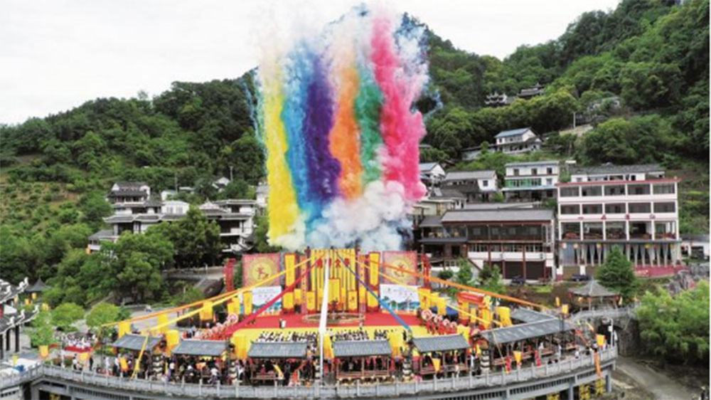 湖北；第四届廪君文化旅游节正式举办，传承和弘扬廪君文化，共促土家民族文化繁荣发展！