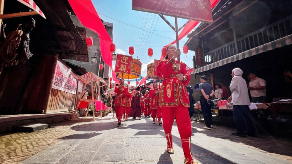 民族民俗非遗文化旅游活动现场.jpg